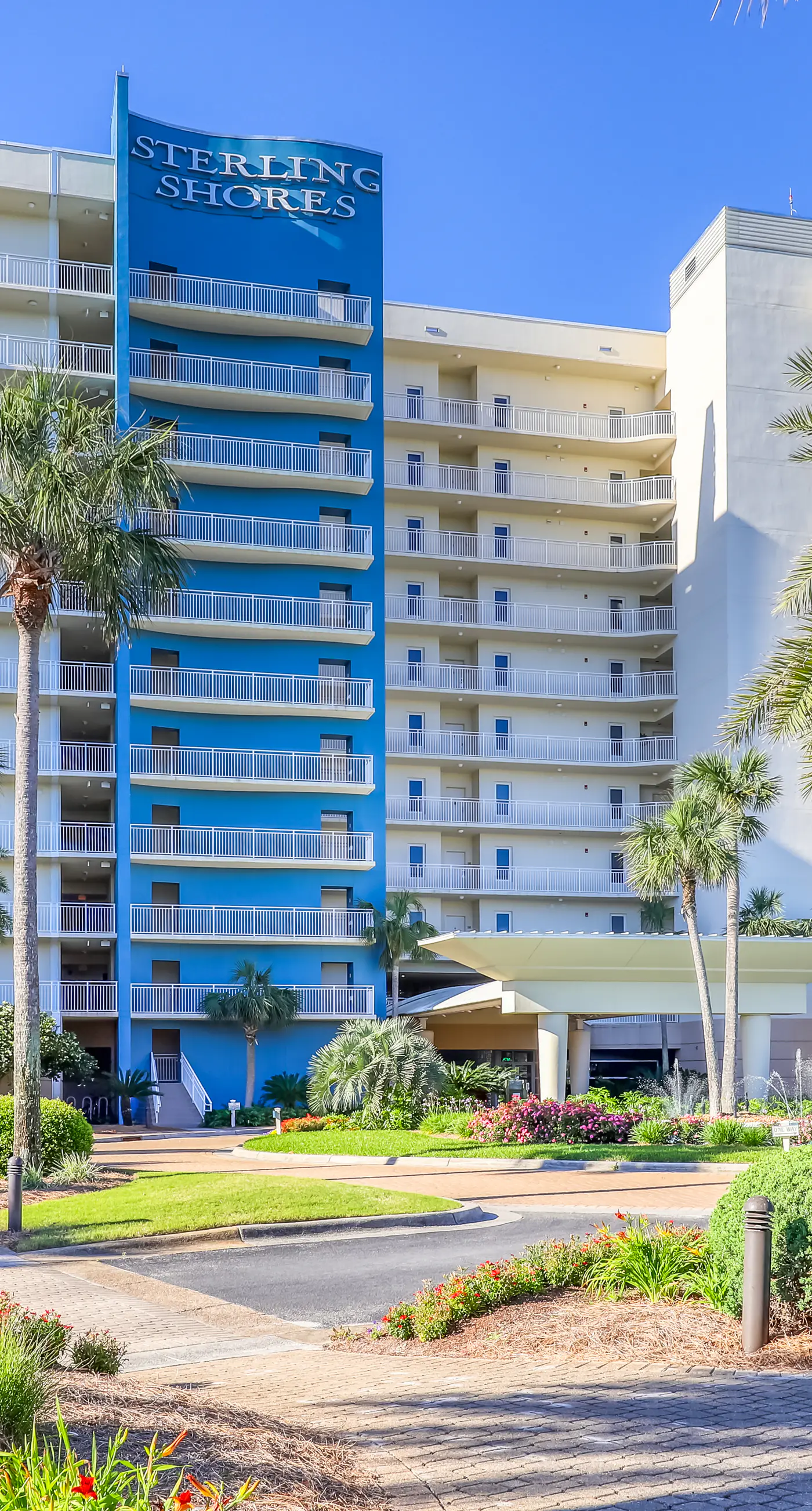 Marvelous Gulf-front condo with amazing views, pool, snack bar, & fitness room