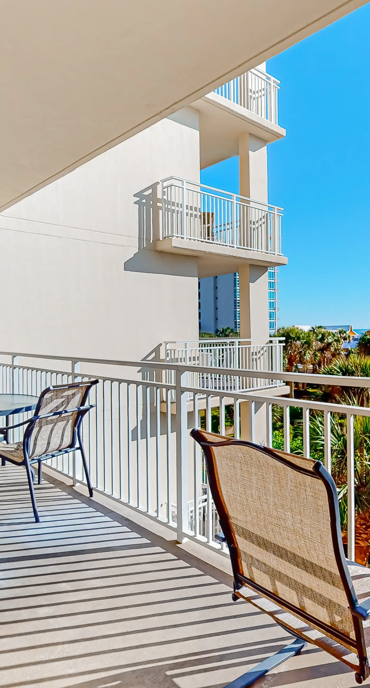Charming & sleek condo w/incredible water views and shared on-site amenities
