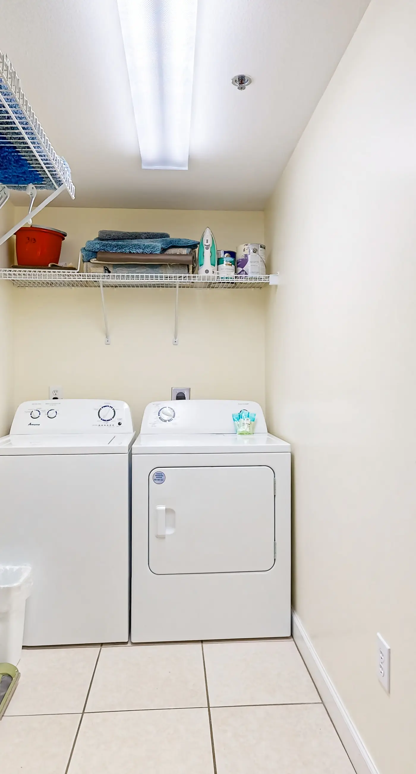 Charming & sleek condo w/incredible water views and shared on-site amenities