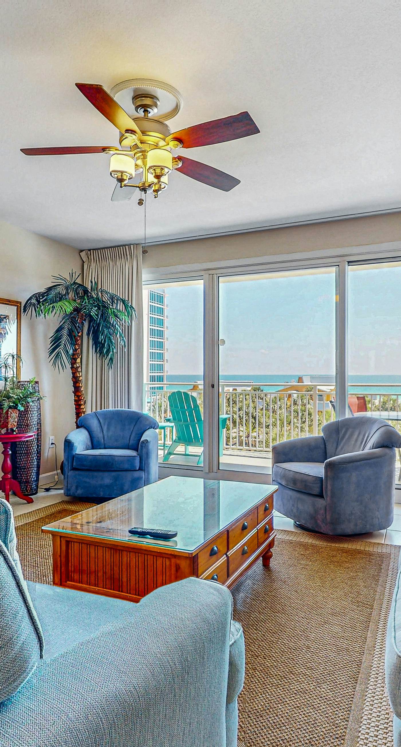 Incredible family-friendly condo w/ swimming pool & furnished balcony