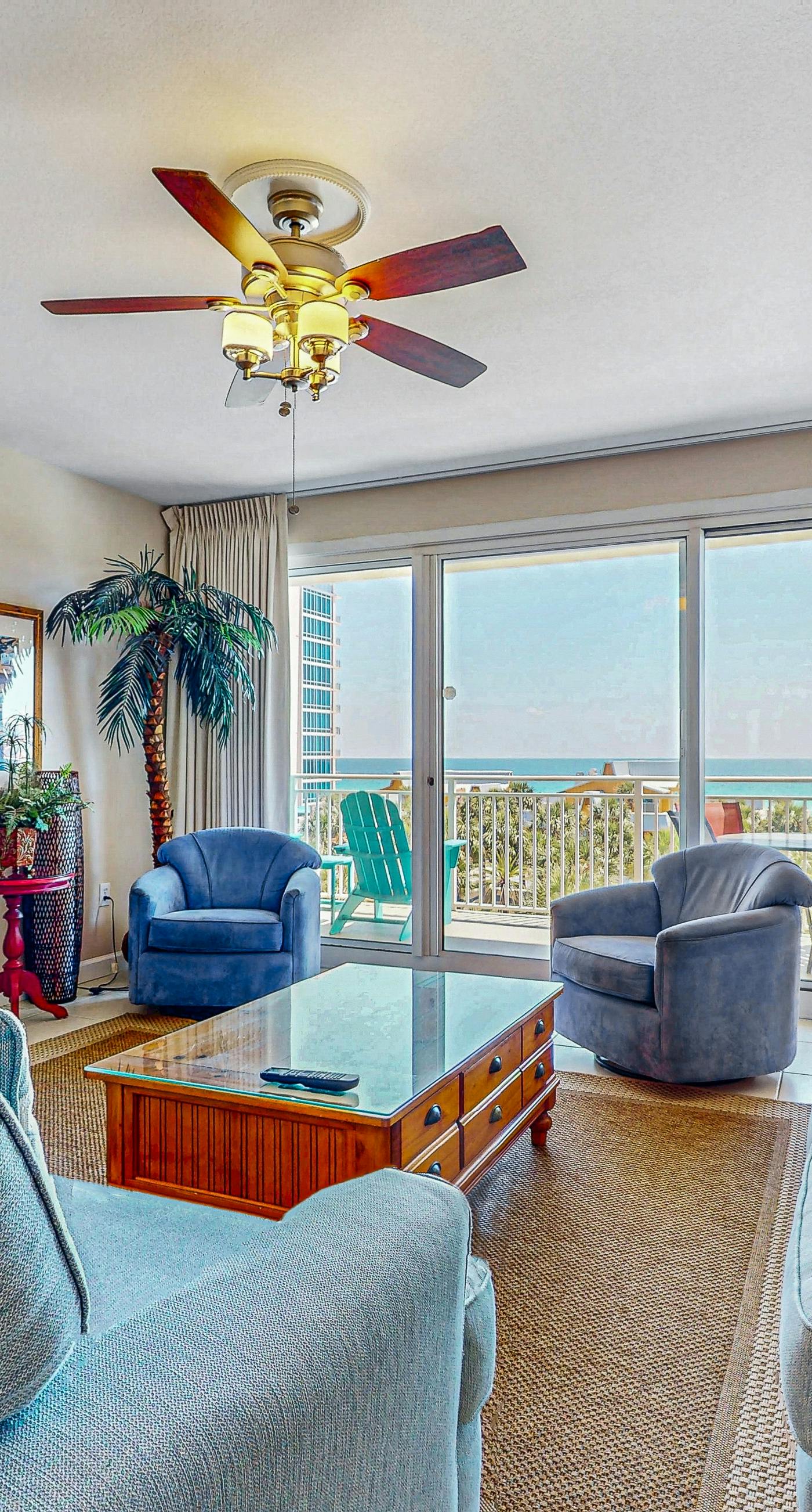 Incredible family-friendly condo w/ swimming pool & furnished balcony