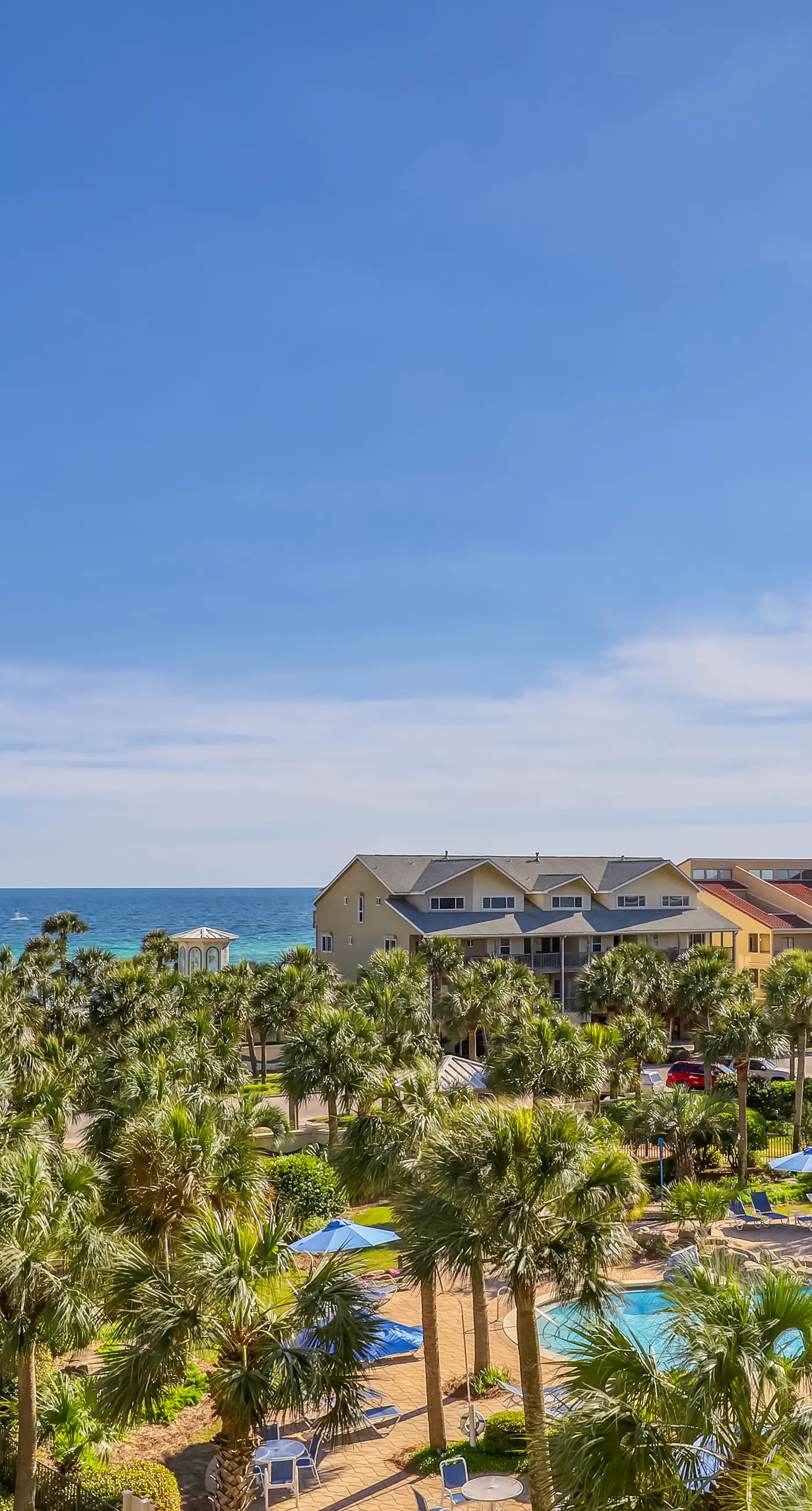 Incredible family-friendly condo w/ swimming pool & furnished balcony