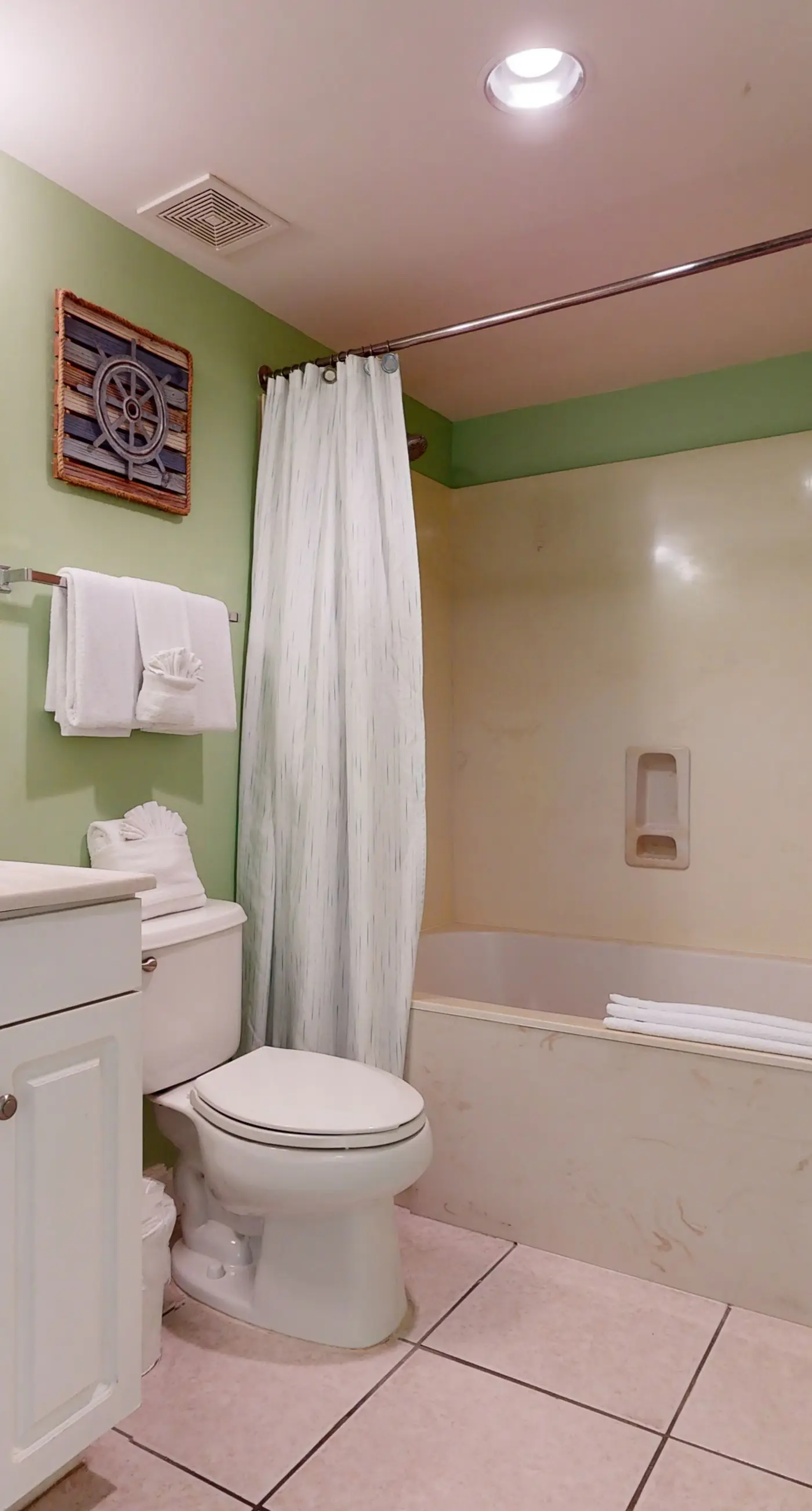 Gulf-view Sterling Shores condo with pool, gym & beach access