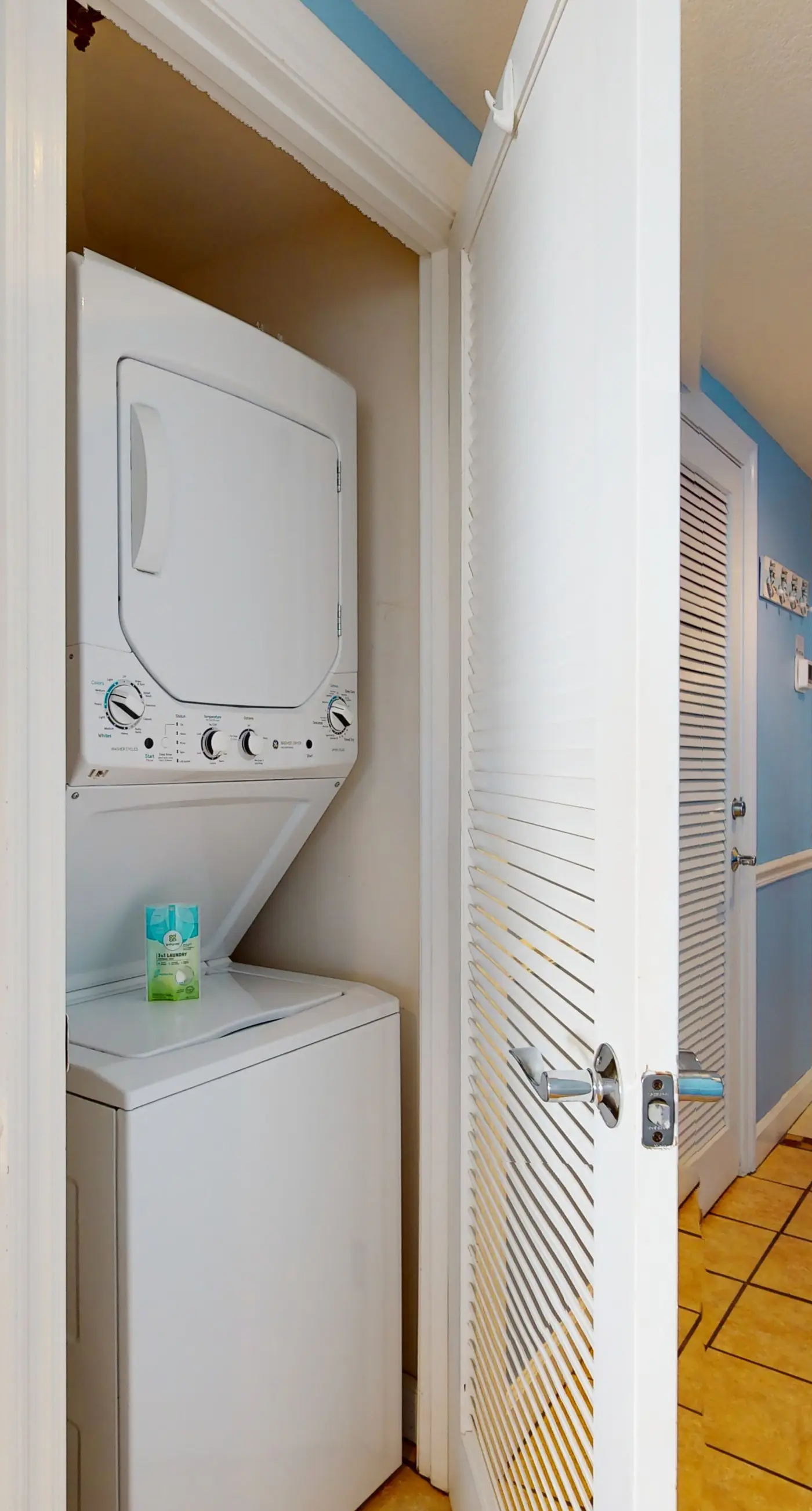 Gulf-view Sterling Shores condo with pool, gym & beach access
