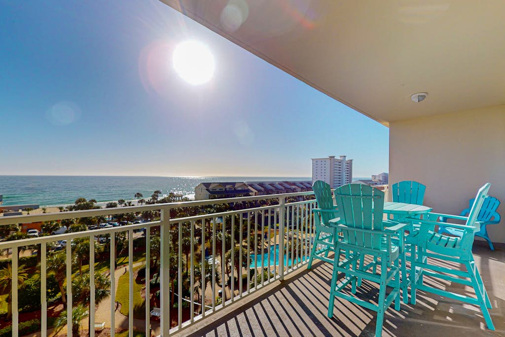 Inviting & sleek condo w/private balcony, shared pool, grill & fitness center