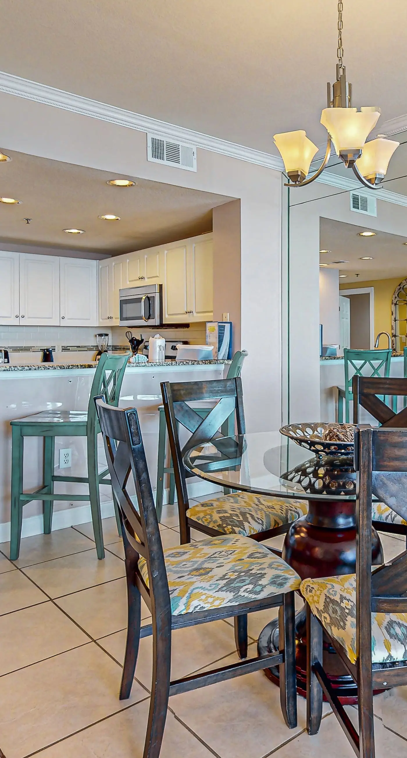 Inviting & sleek condo w/private balcony, shared pool, grill & fitness center