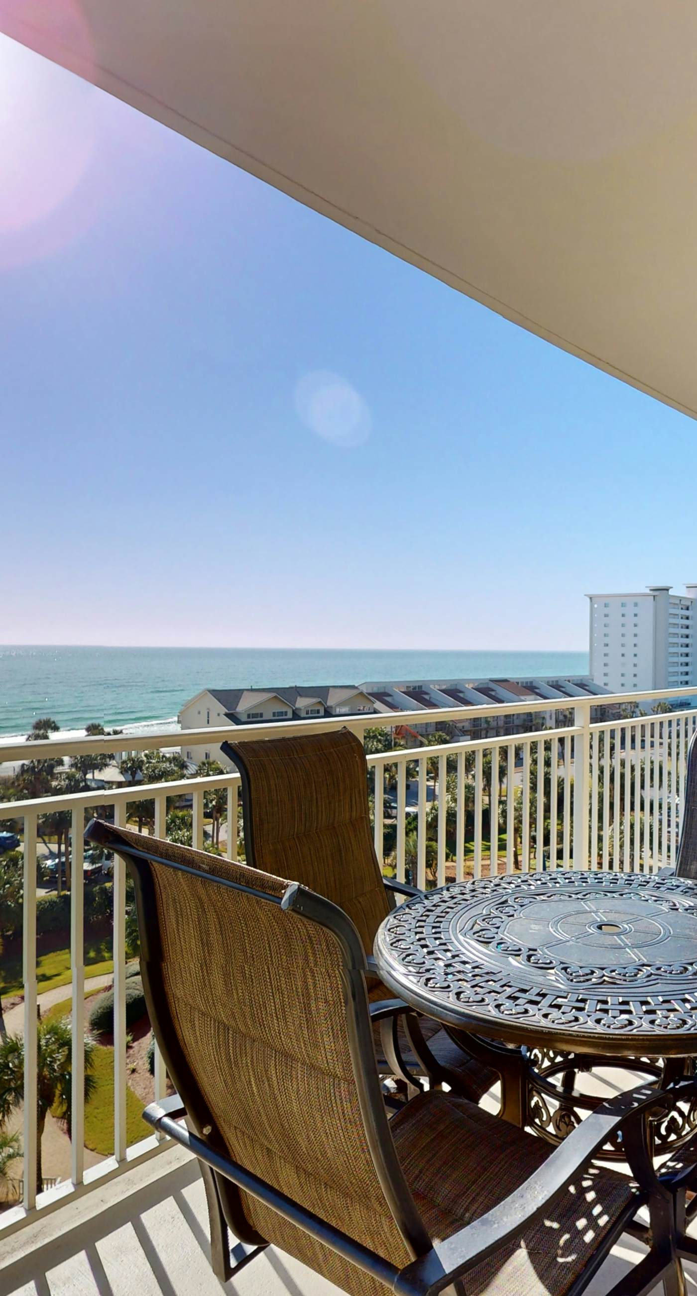 Beach condo w shared guest amenities - pool, fitness center & BBQ area