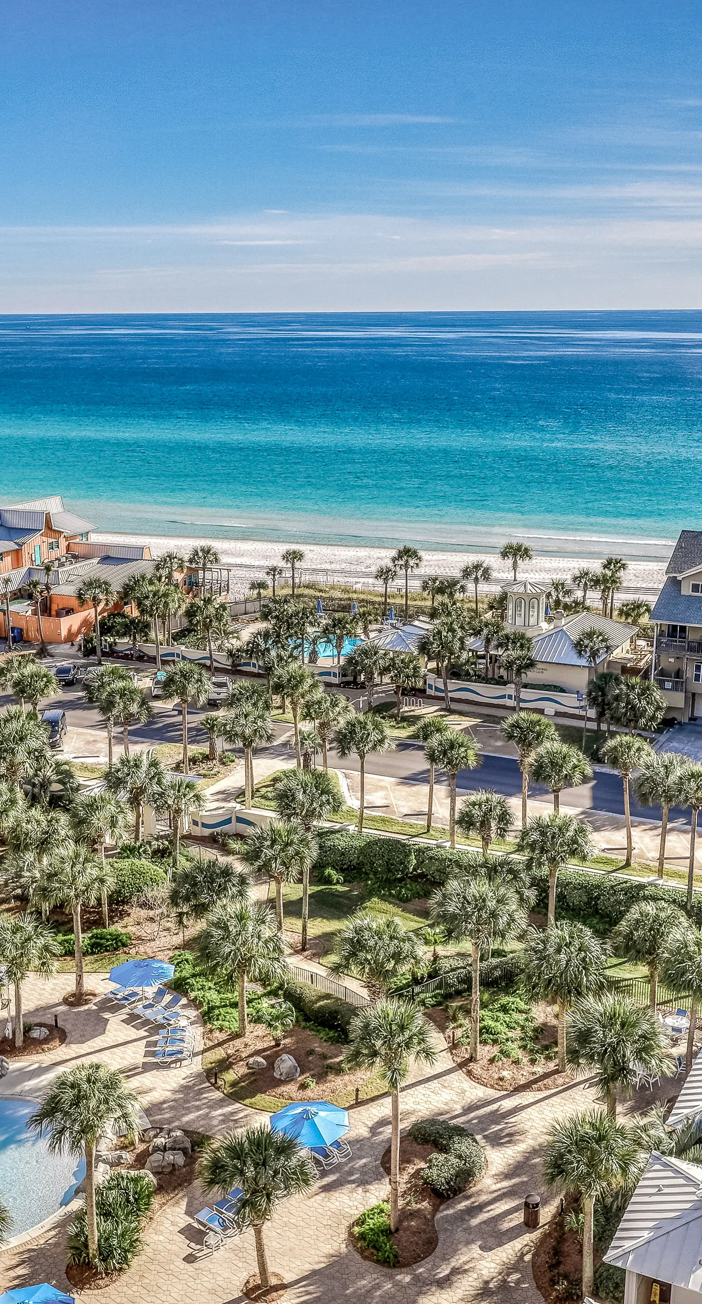 Beach condo w/ shared guest amenities - pool, fitness center & BBQ area