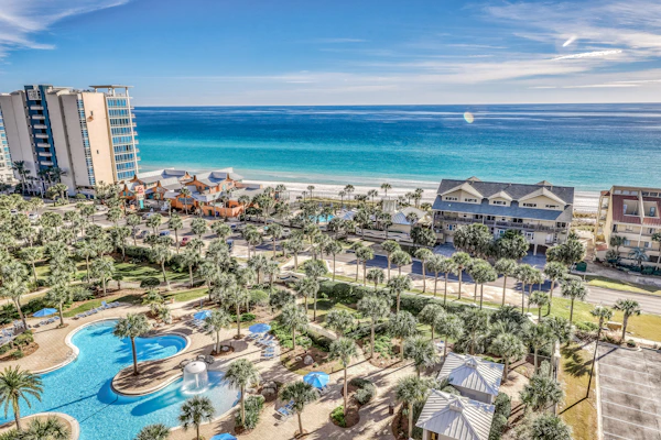 Beach condo w/ shared guest amenities - pool, fitness center & BBQ area