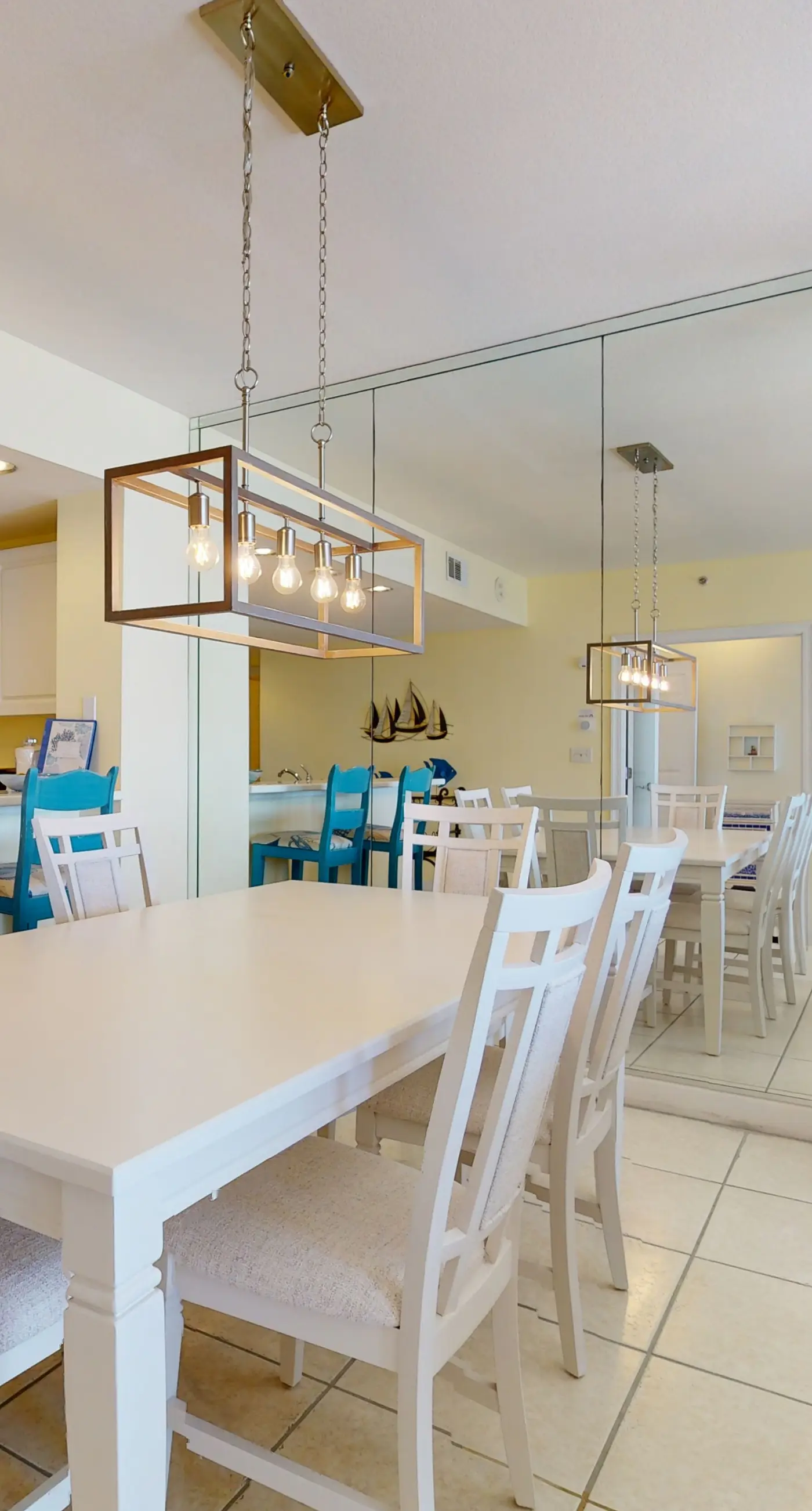 Beach condo w/ shared guest amenities - pool, fitness center & BBQ area