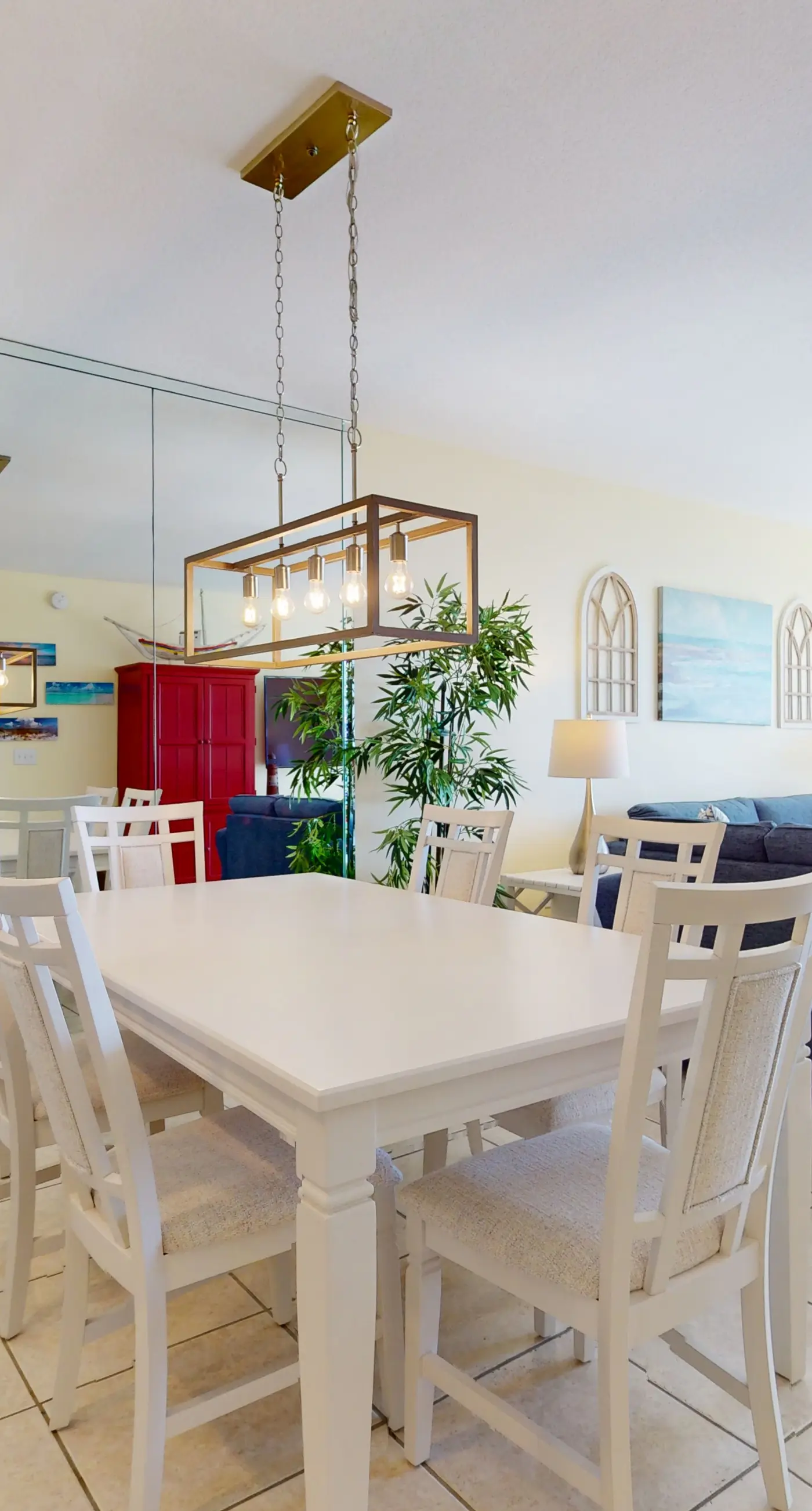 Beach condo w/ shared guest amenities - pool, fitness center & BBQ area