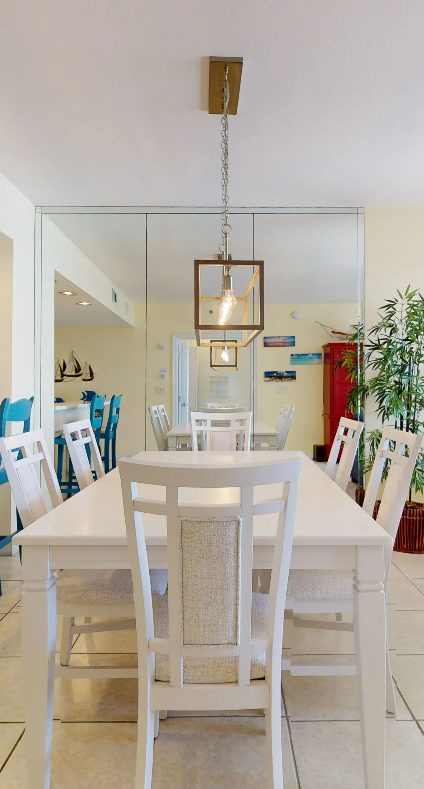 Beach condo w/ shared guest amenities - pool, fitness center & BBQ area