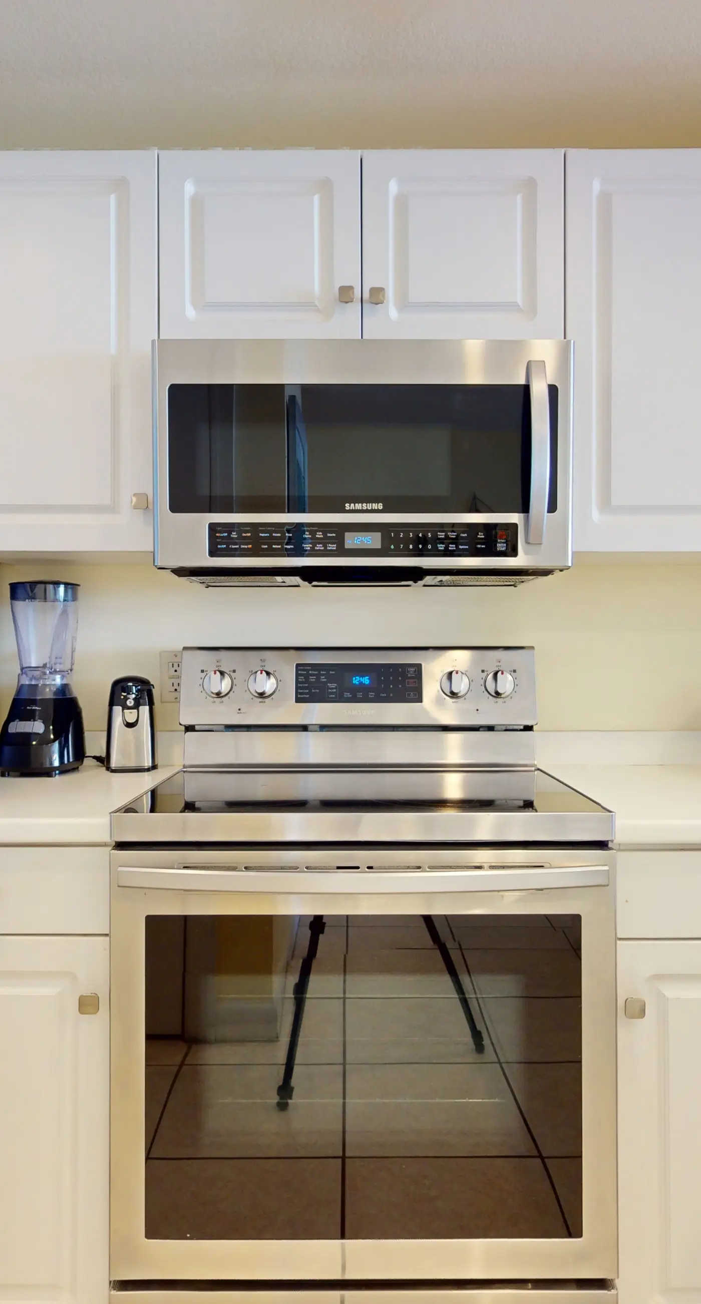 Beach condo w/ shared guest amenities - pool, fitness center & BBQ area