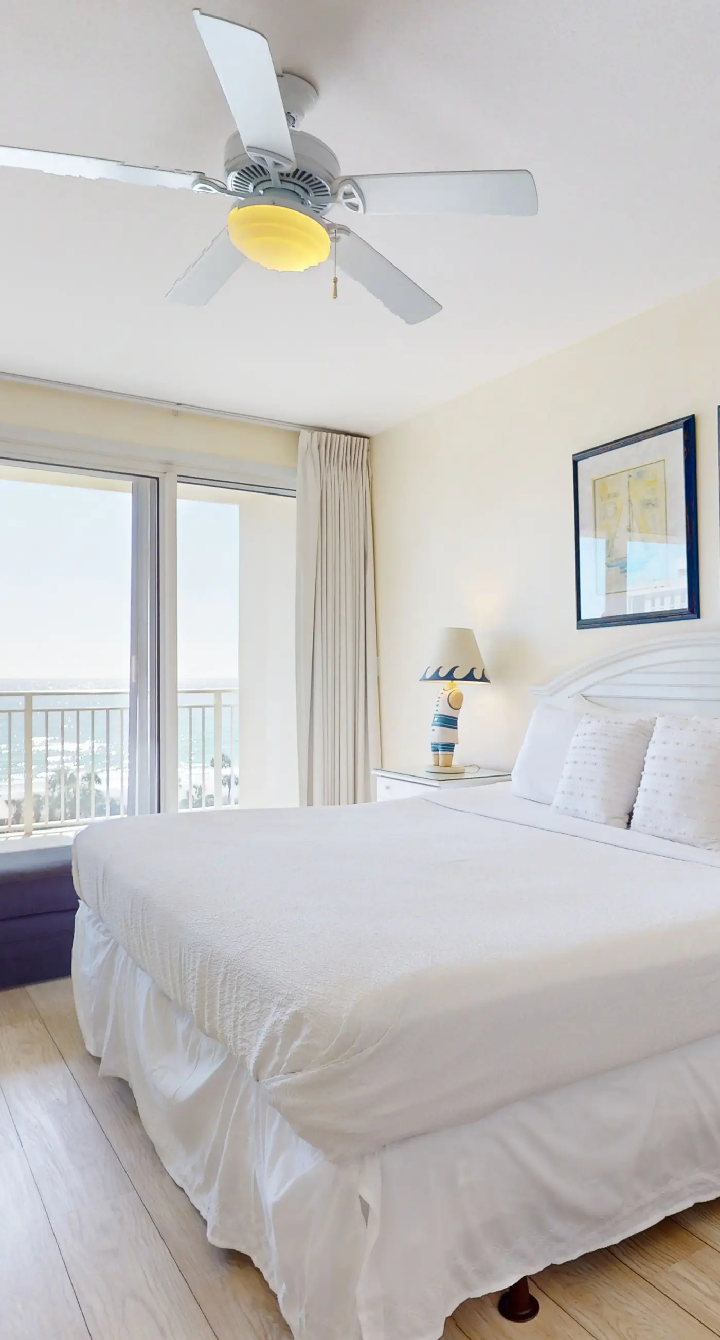 Beach condo w/ shared guest amenities - pool, fitness center & BBQ area