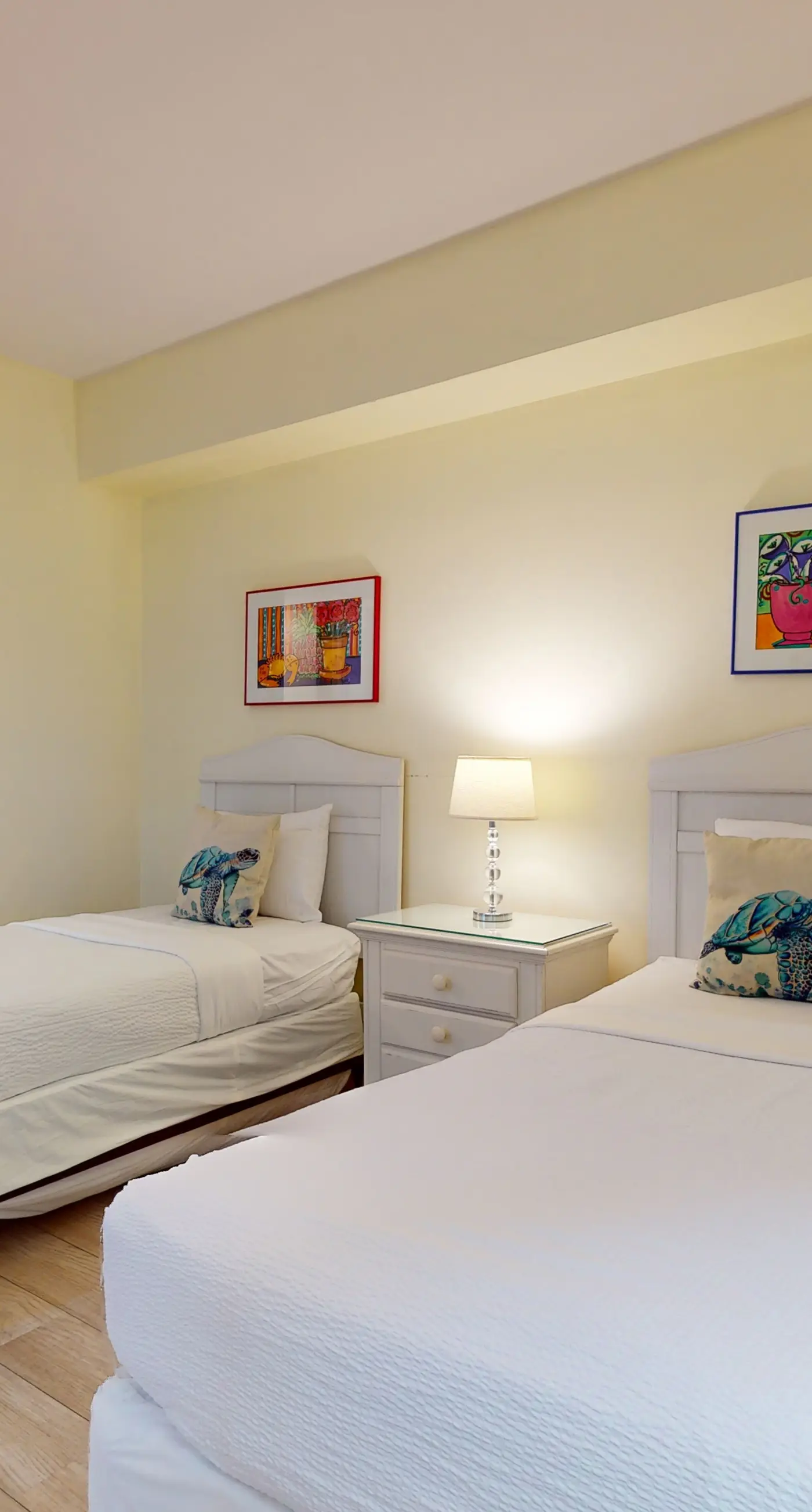 Beach condo w/ shared guest amenities - pool, fitness center & BBQ area