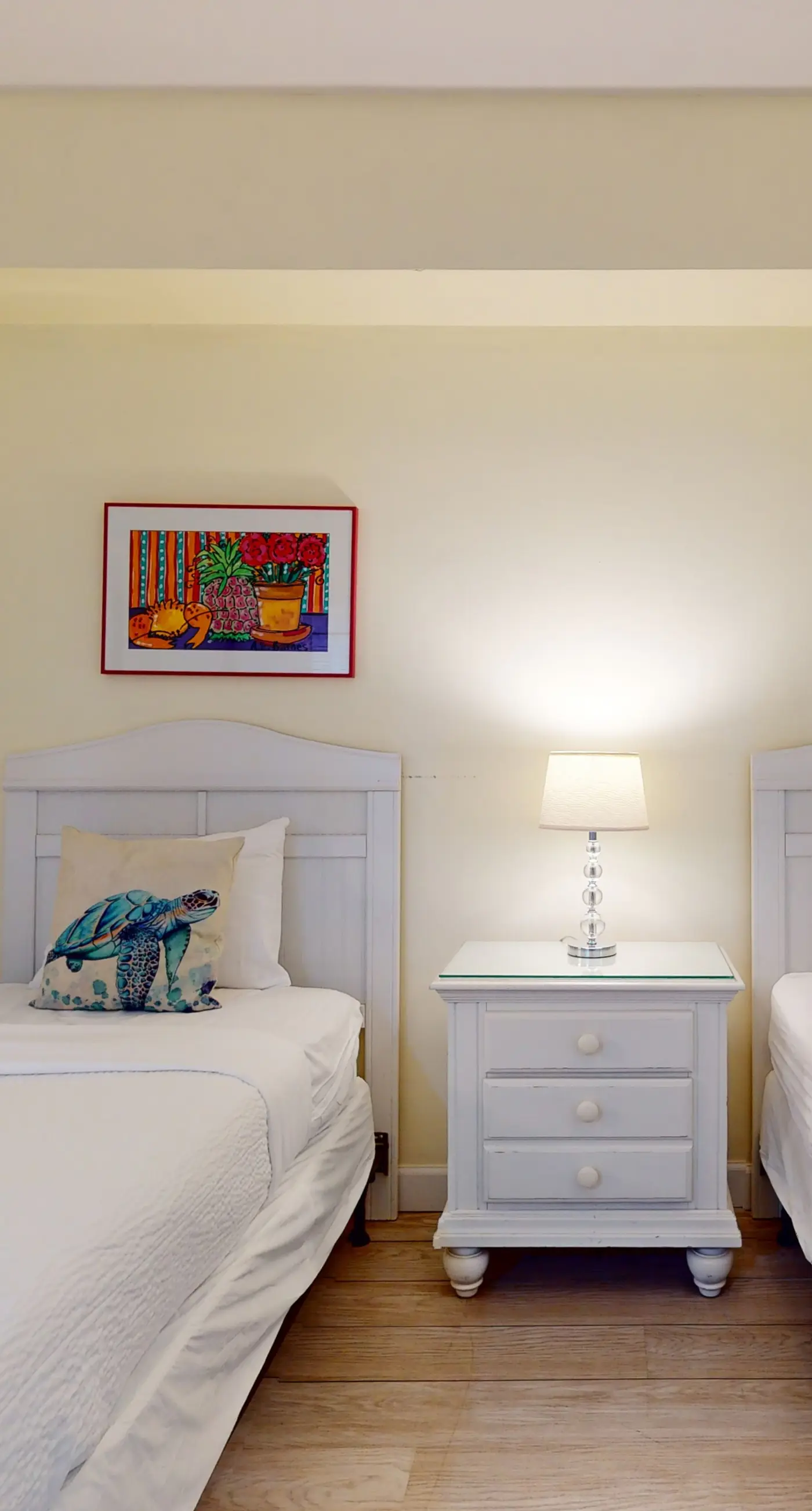 Beach condo w/ shared guest amenities - pool, fitness center & BBQ area