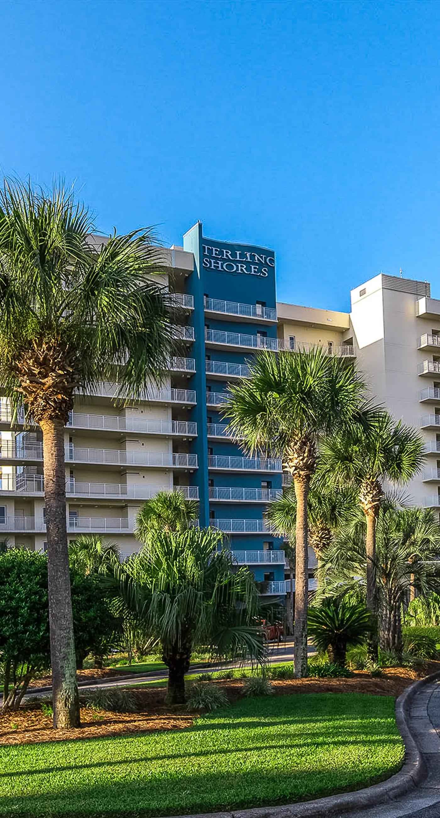 Beach condo w/ shared guest amenities - pool, fitness center & BBQ area