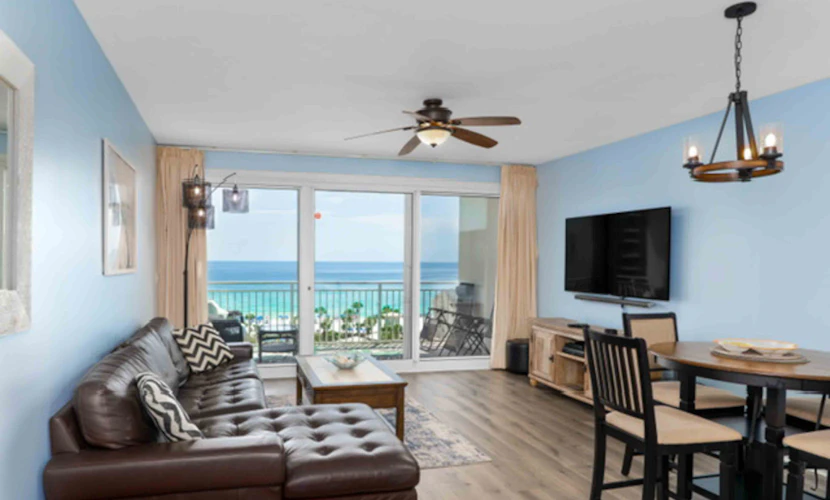 Relaxing condo w/ gulf views from private balcony - pool, gym & BBQ area