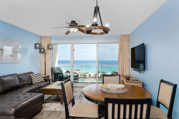 Relaxing condo w/ gulf views from private balcony - pool, gym & BBQ area