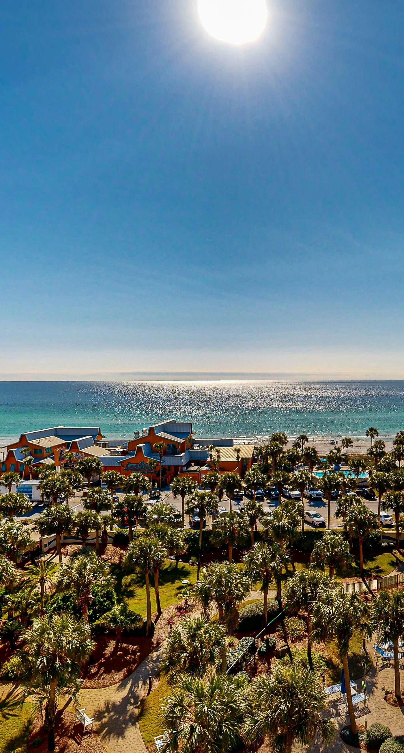 Relaxing condo w gulf views from private balcony - pool, gym & BBQ area