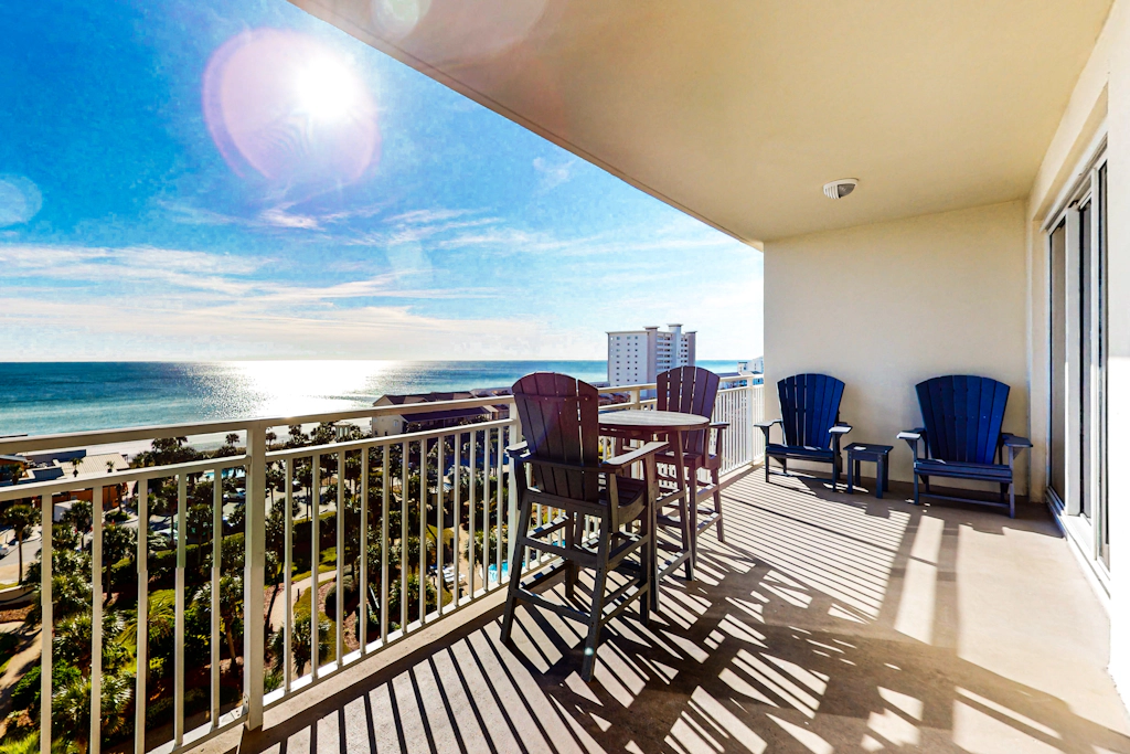 Modern condo w shared pool & fitness center - close to the beach