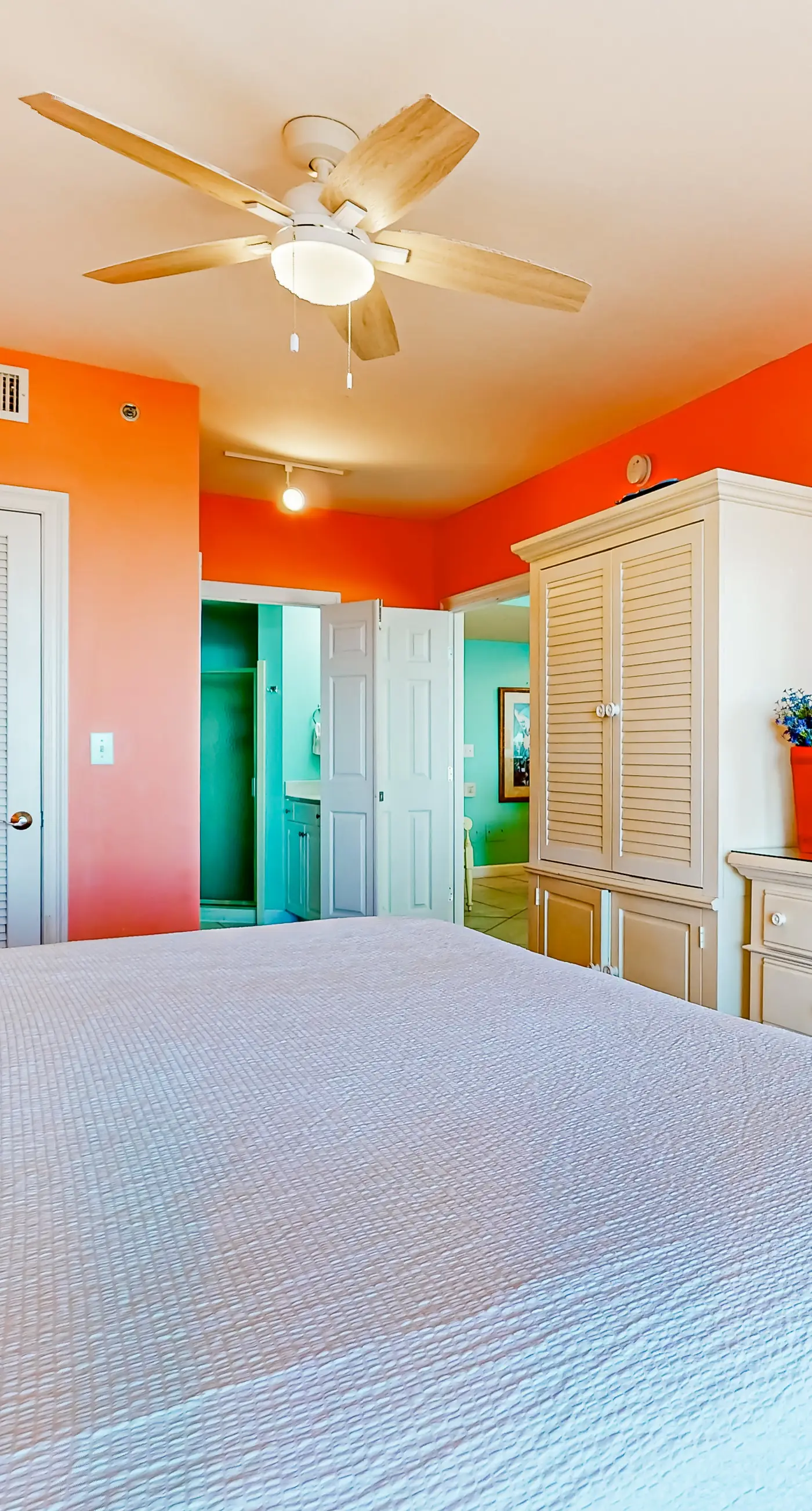 Beachfront condo with access shared on-site amenities & ocean views