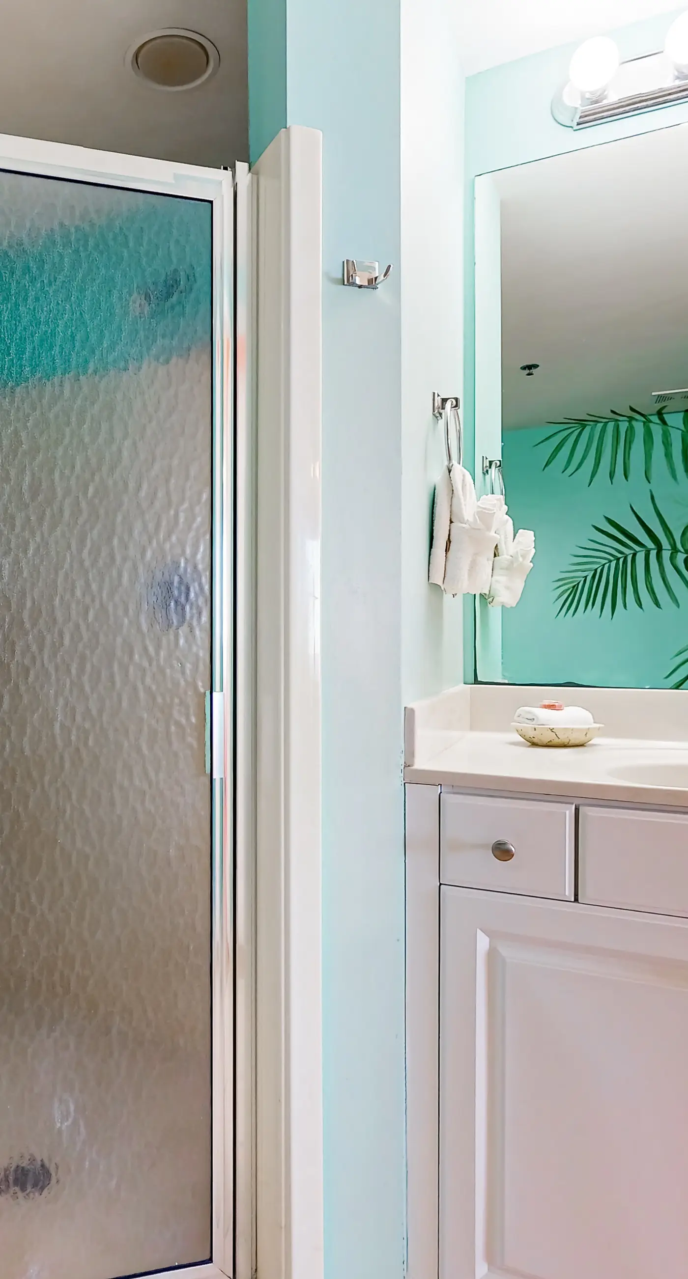 Beachfront condo with access shared on-site amenities & ocean views