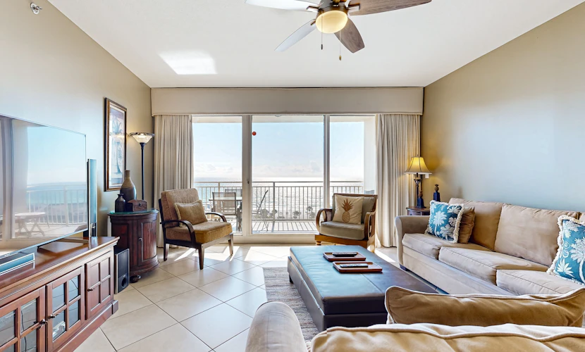 Bright & sleek condo w/shared pool, fitness center, grill area - water views