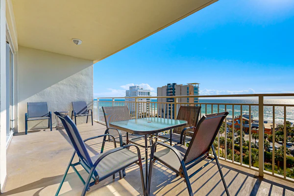 Bright & sleek condo w/shared pool, fitness center, grill area - water views