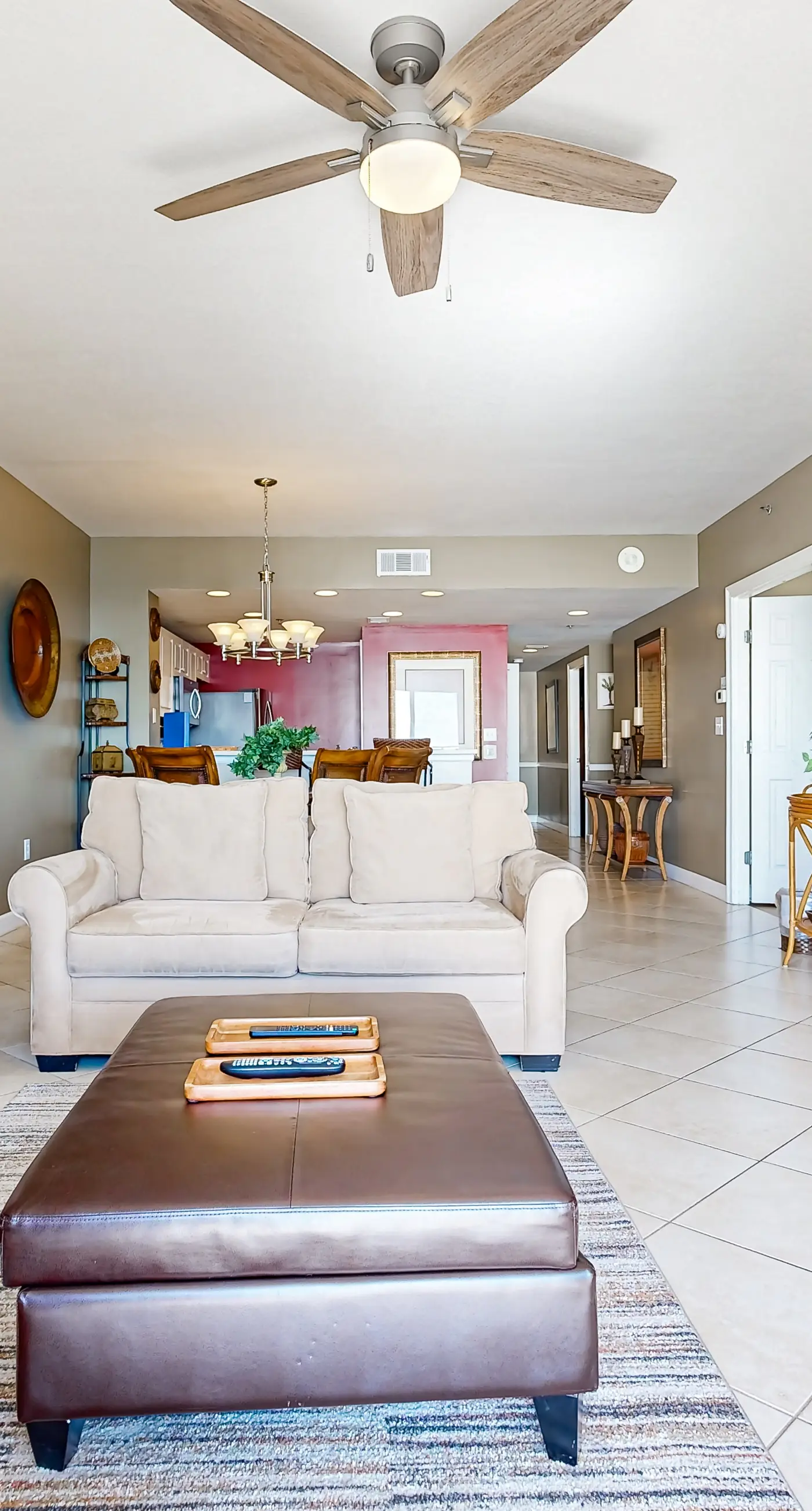 Bright & sleek condo w/shared pool, fitness center, grill area - water views