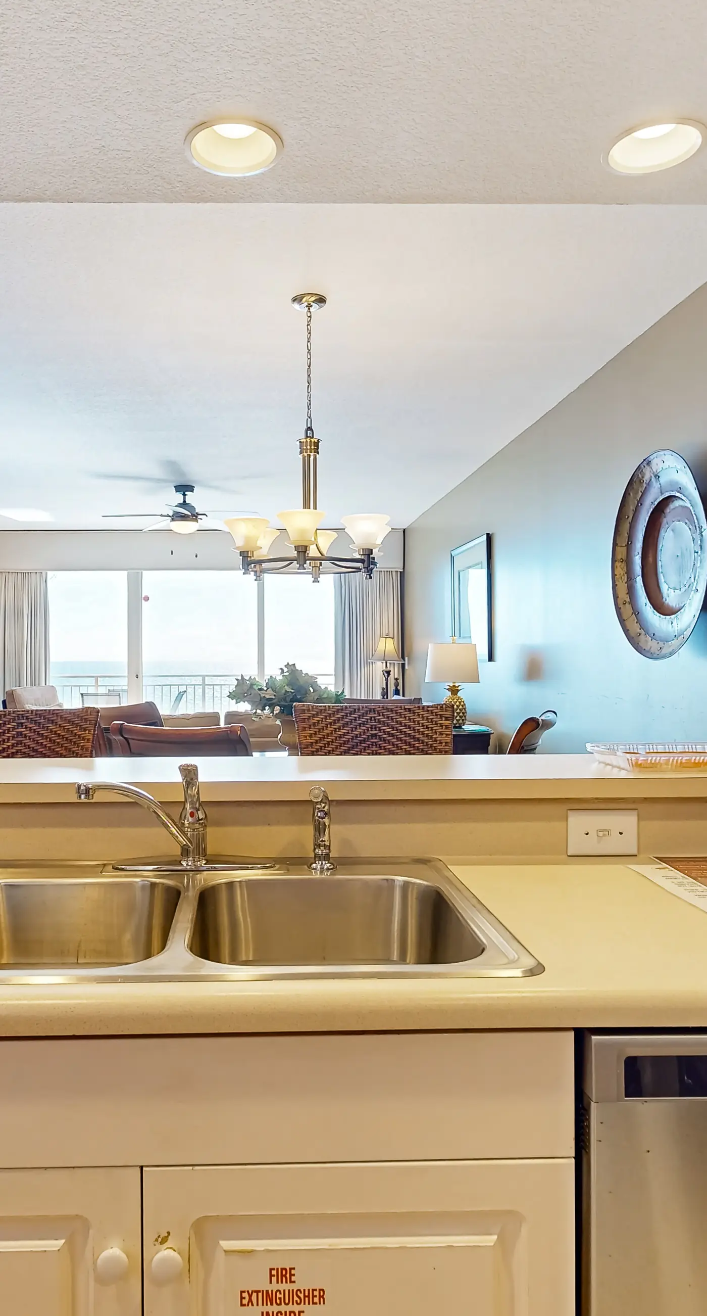Bright & sleek condo w/shared pool, fitness center, grill area - water views