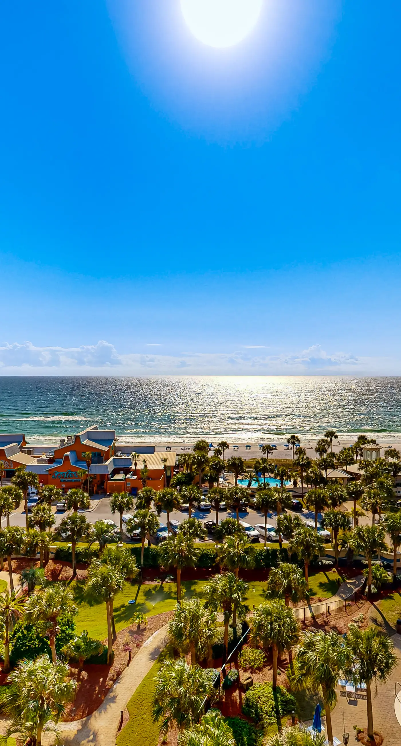 Bright & sleek condo w/shared pool, fitness center, grill area - water views