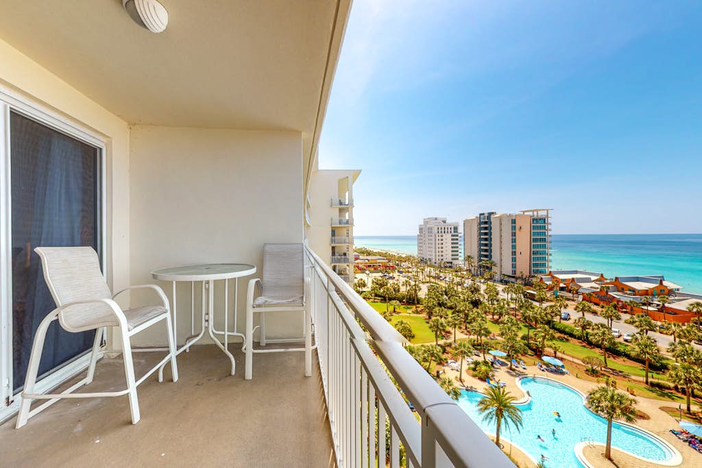 Sterling Shores 918 Eclectic condo w/ gulf views - pool, gym & large furnished balcony!