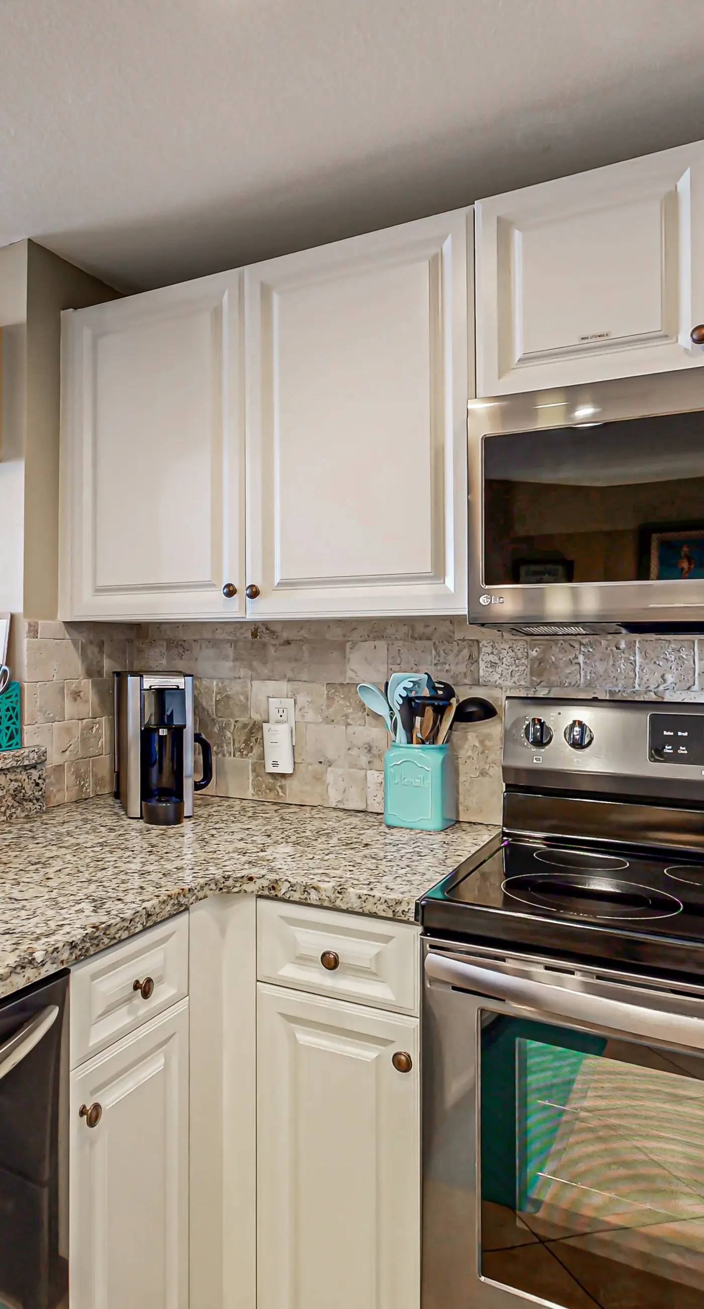 Gorgeous, beachfront condo with view of the gulf plus a pool