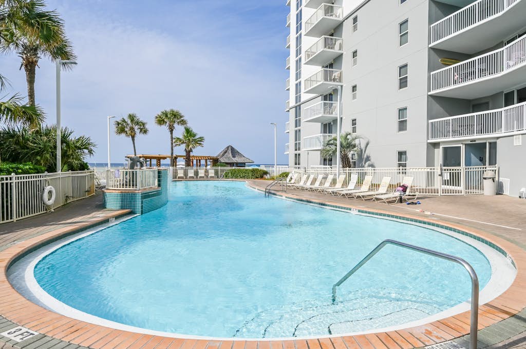 Ocean-view condo with central AC, pool & hot tub access & balcony