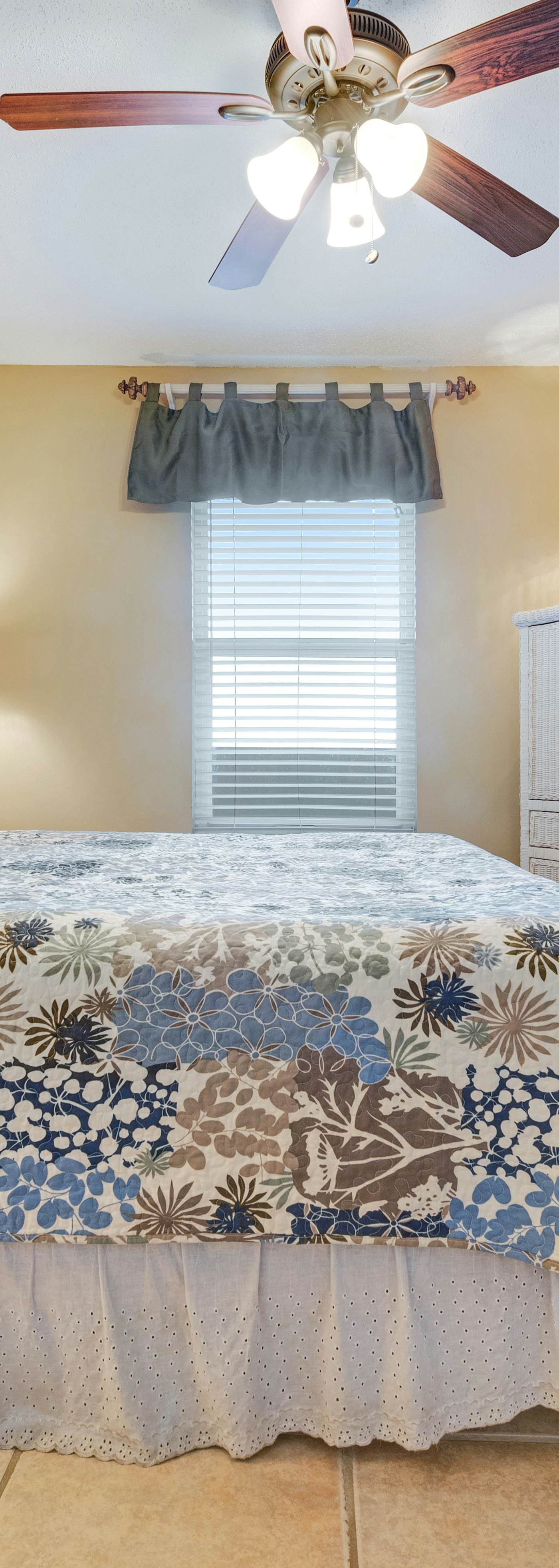 Ocean-view condo with central AC, pool & hot tub access & balcony