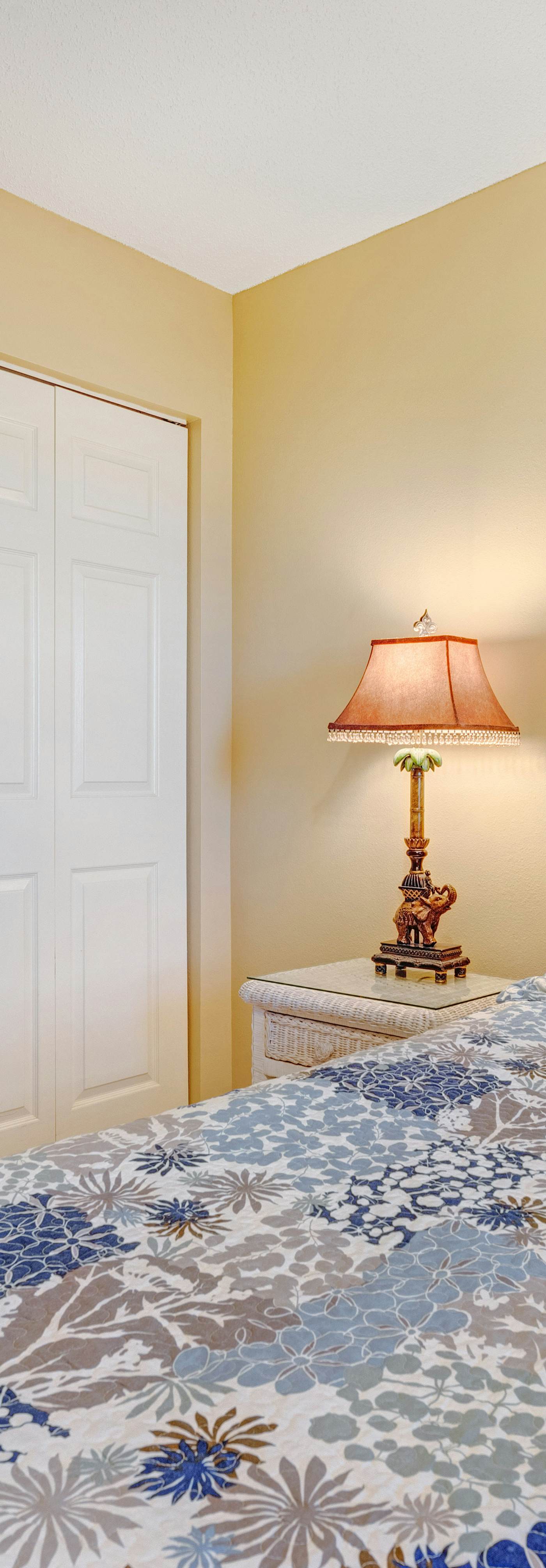 Ocean-view condo with central AC, pool & hot tub access & balcony