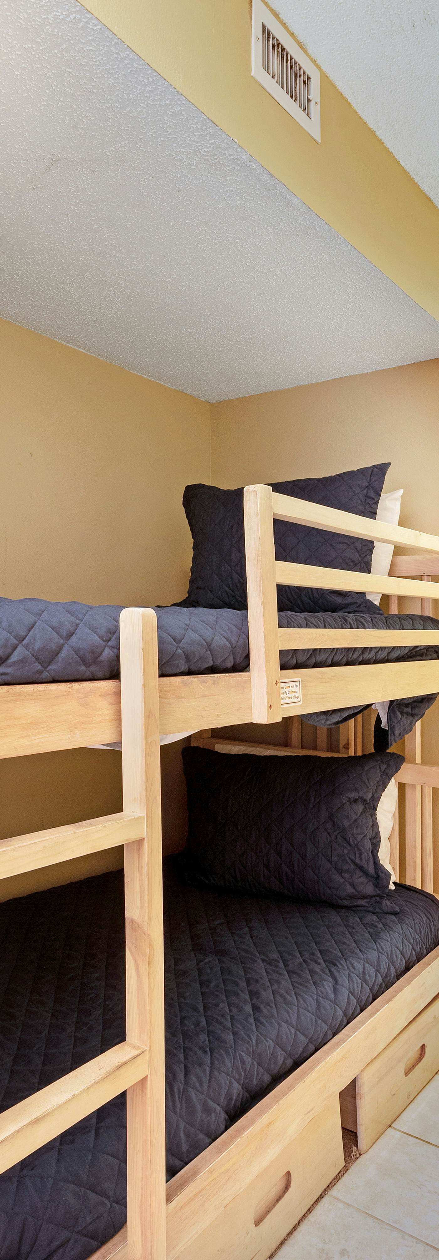 Ocean-view condo with central AC, pool & hot tub access & balcony