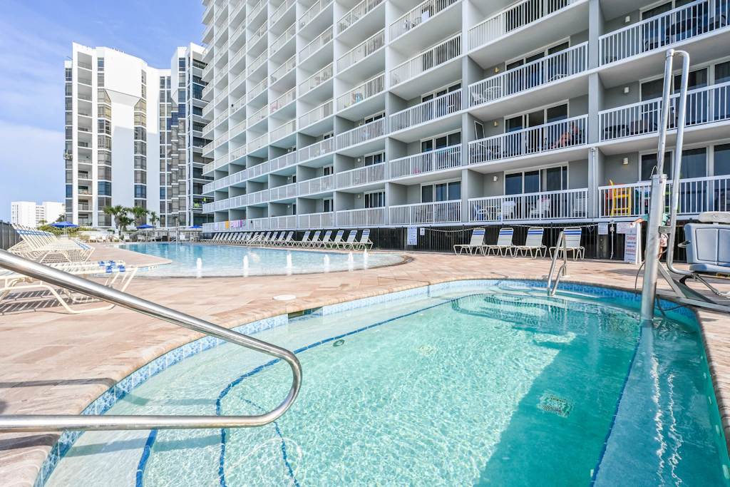 Ocean-view condo with central AC, pool & hot tub access & balcony