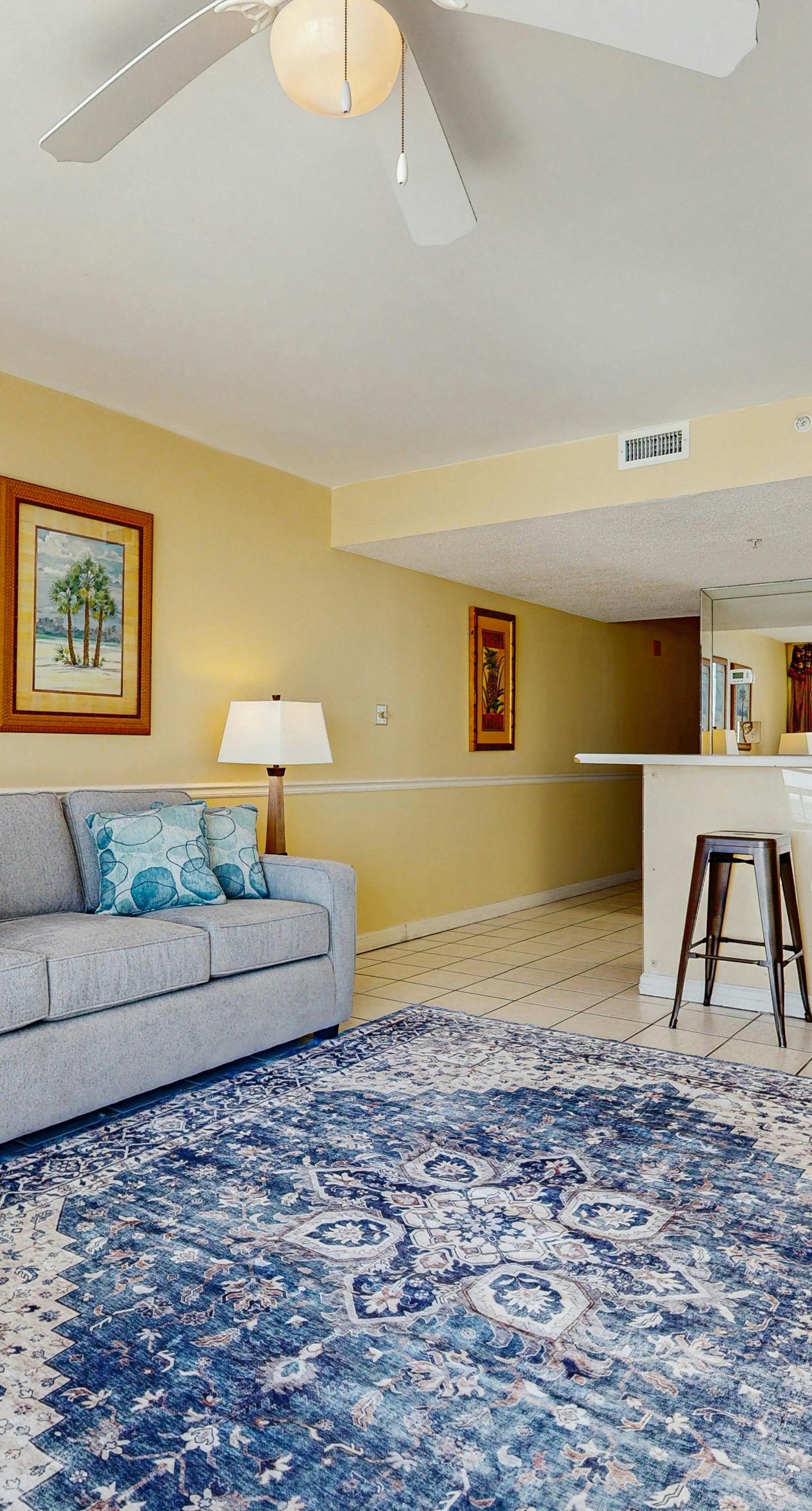 5th-floor condo with patio, pool & ocean views