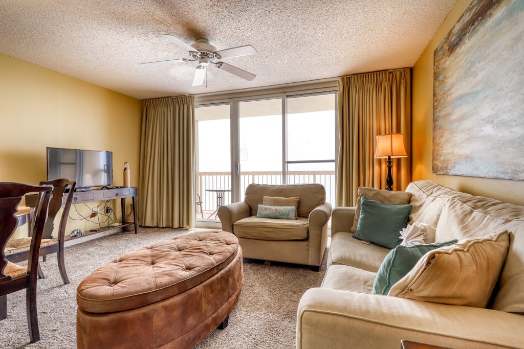 Pelican Beach Resort 1802