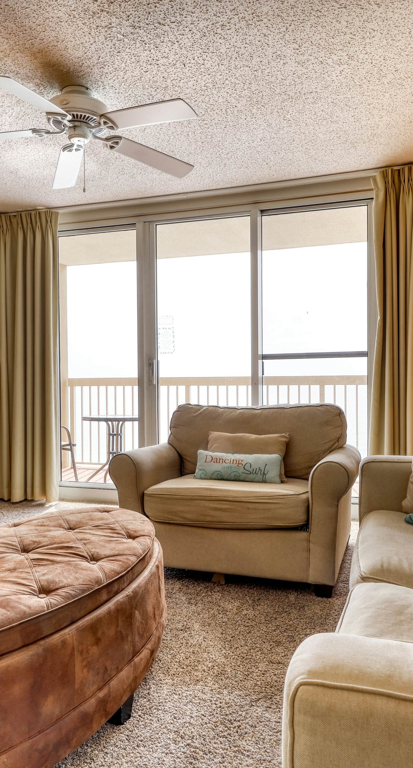 High-rise condo with ocean views, pool & balcony