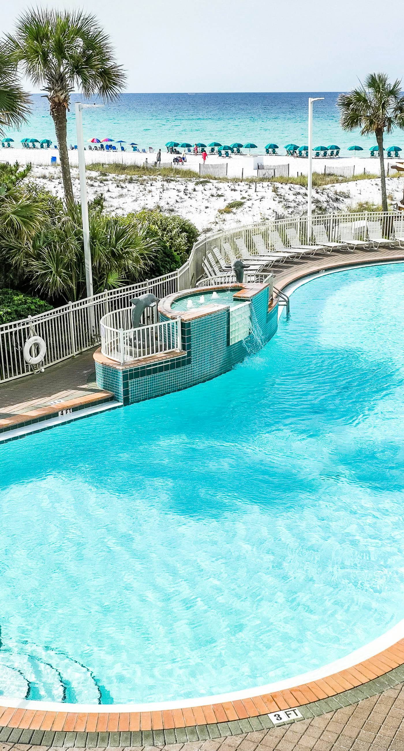 High-rise condo with ocean views, pool & balcony