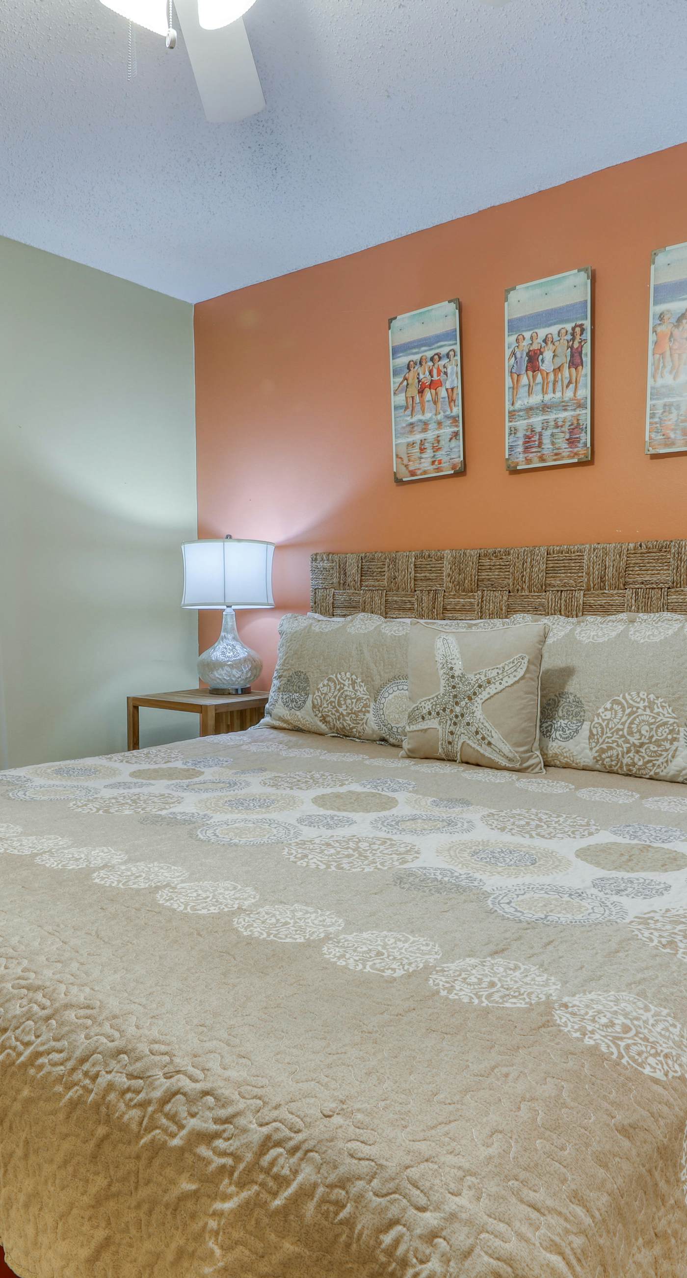 High-rise condo with ocean views, pool & balcony