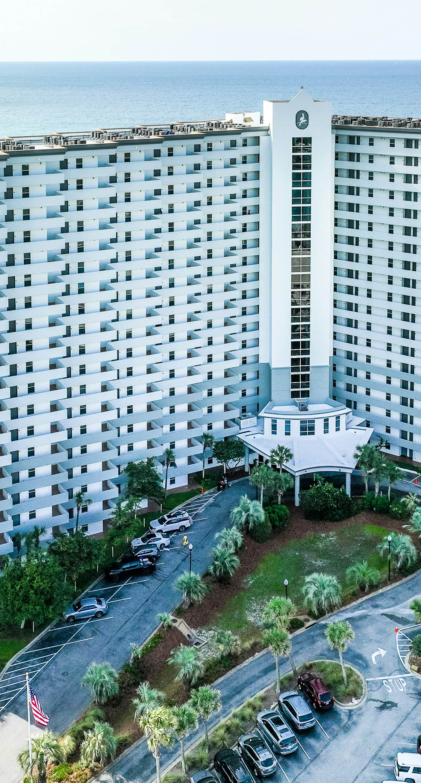 High-rise condo with ocean views, pool & balcony
