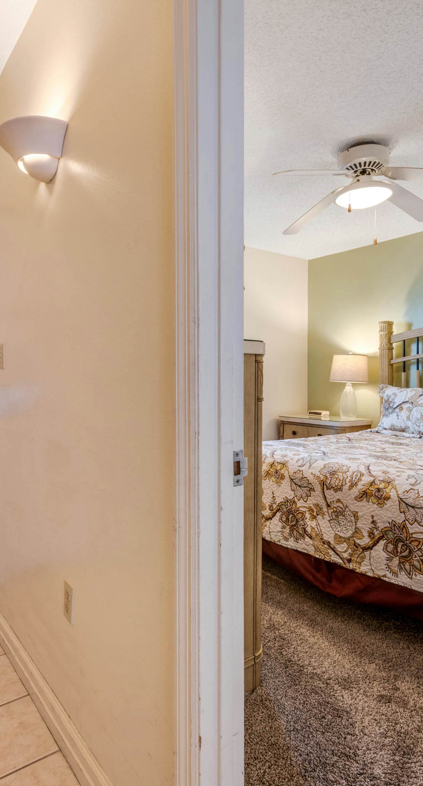 14th-floor condo with Gulf of Mexico views & outdoor pool