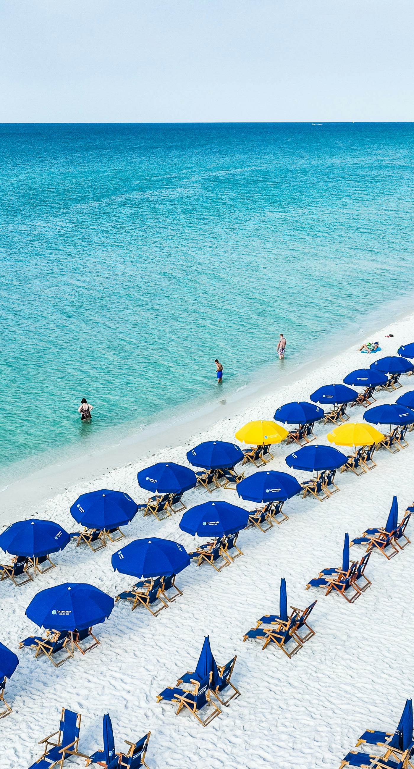 14th-floor condo with Gulf of Mexico views & outdoor pool