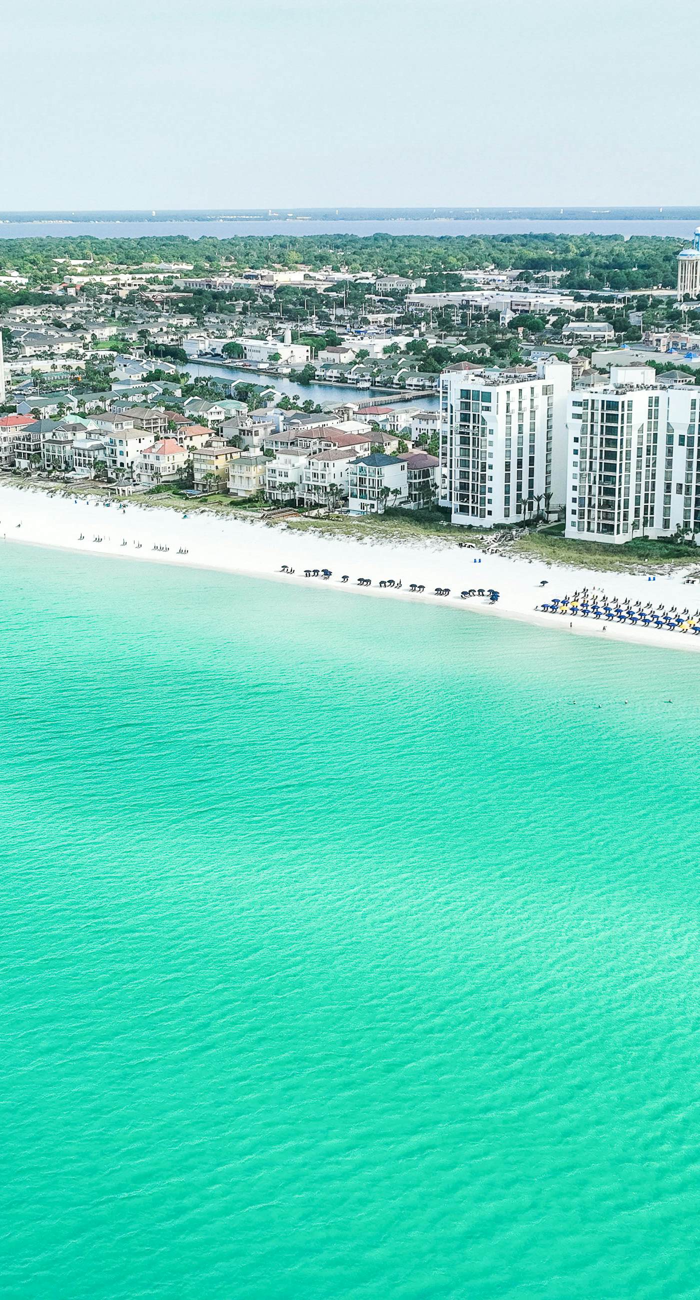 14th-floor condo with Gulf of Mexico views & outdoor pool