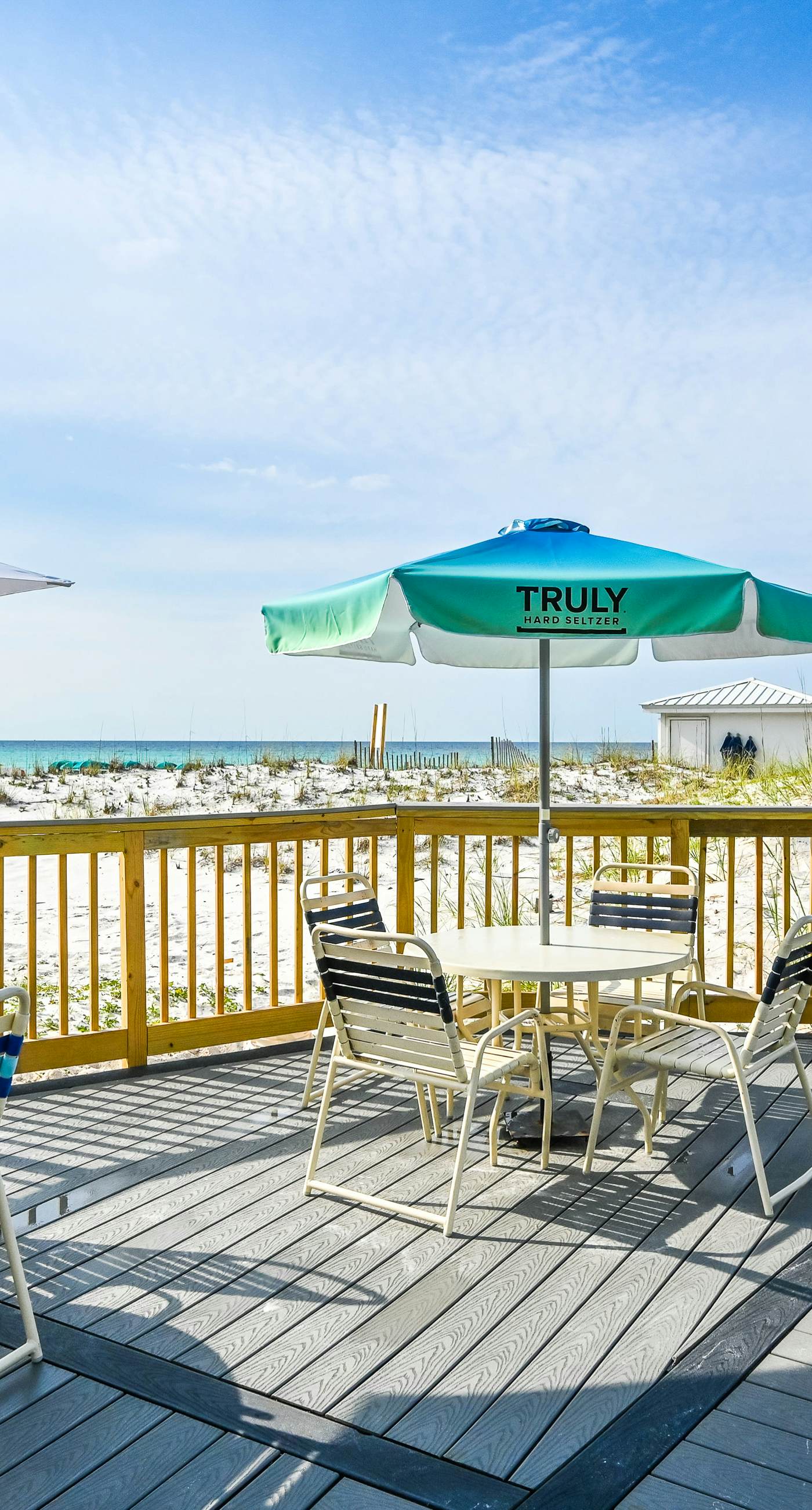 14th-floor condo with Gulf of Mexico views & outdoor pool