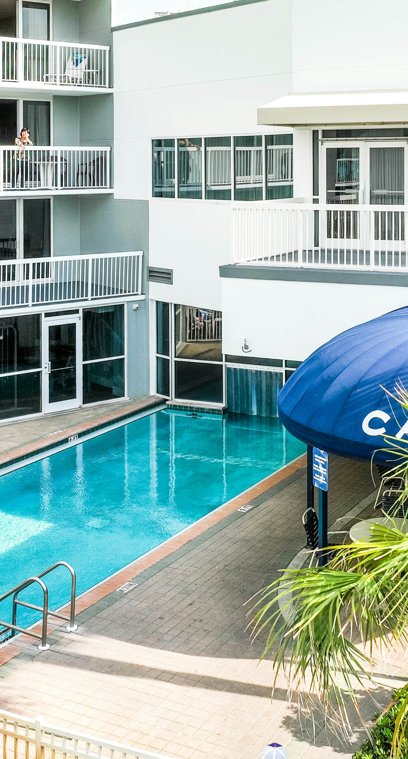 14th-floor condo with Gulf of Mexico views & outdoor pool